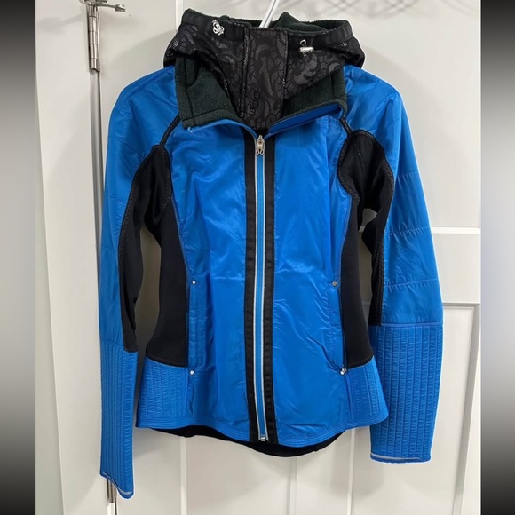 lululemon athletica Jackets & Blazers - LL🍋 Bundle Up Jacket
Black / Beaming Blue Size 4